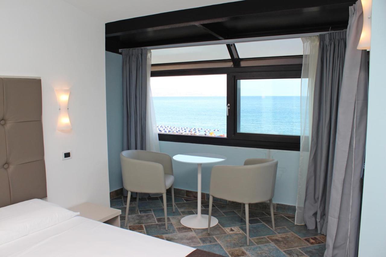 Bb Oasis Bed & Breakfast ชิลลา ภายนอก รูปภาพ