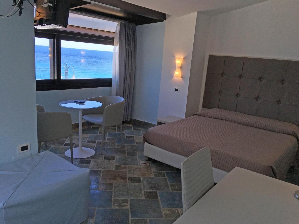 Bb Oasis Bed & Breakfast ชิลลา ภายนอก รูปภาพ
