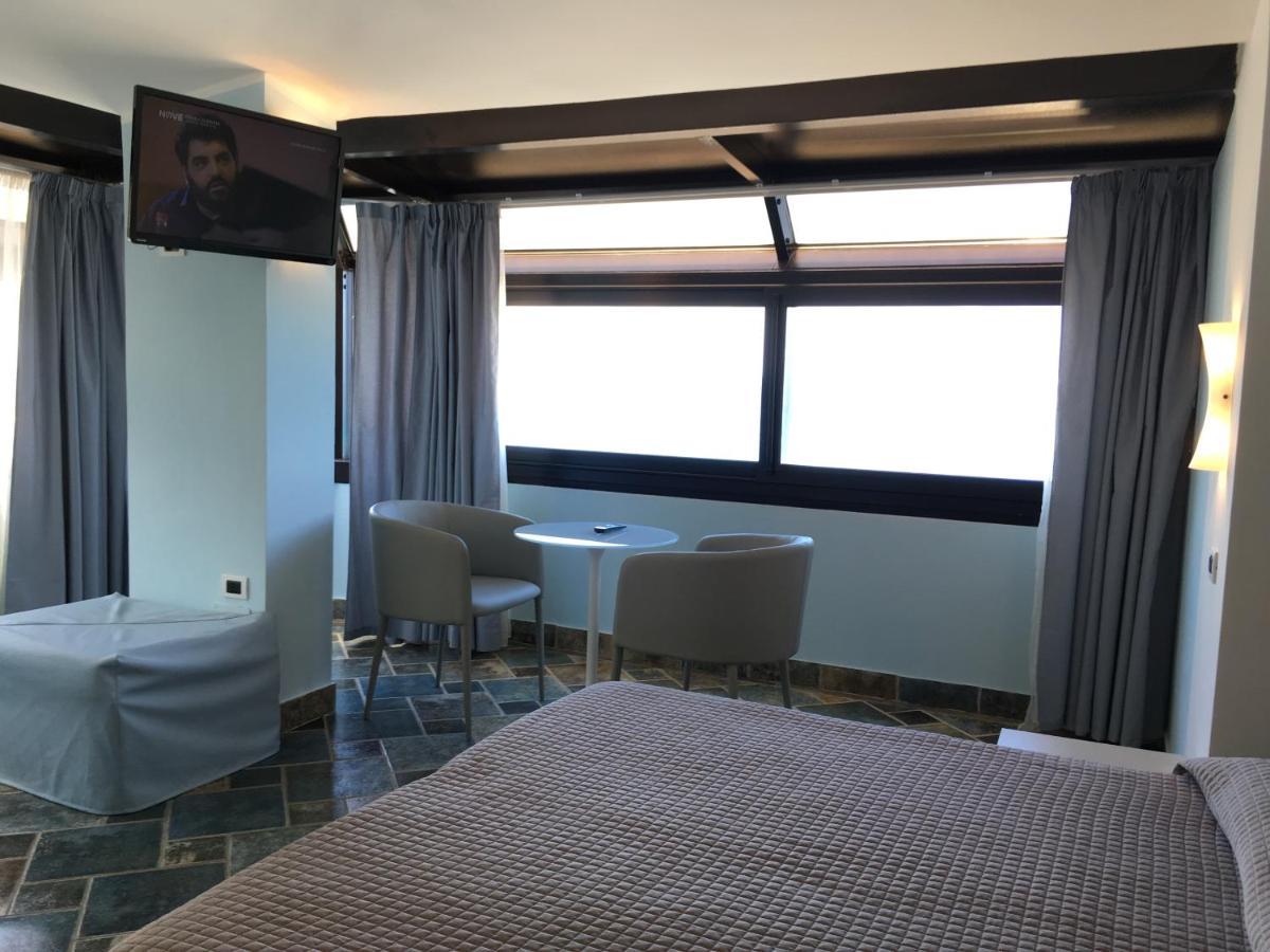 Bb Oasis Bed & Breakfast ชิลลา ภายนอก รูปภาพ