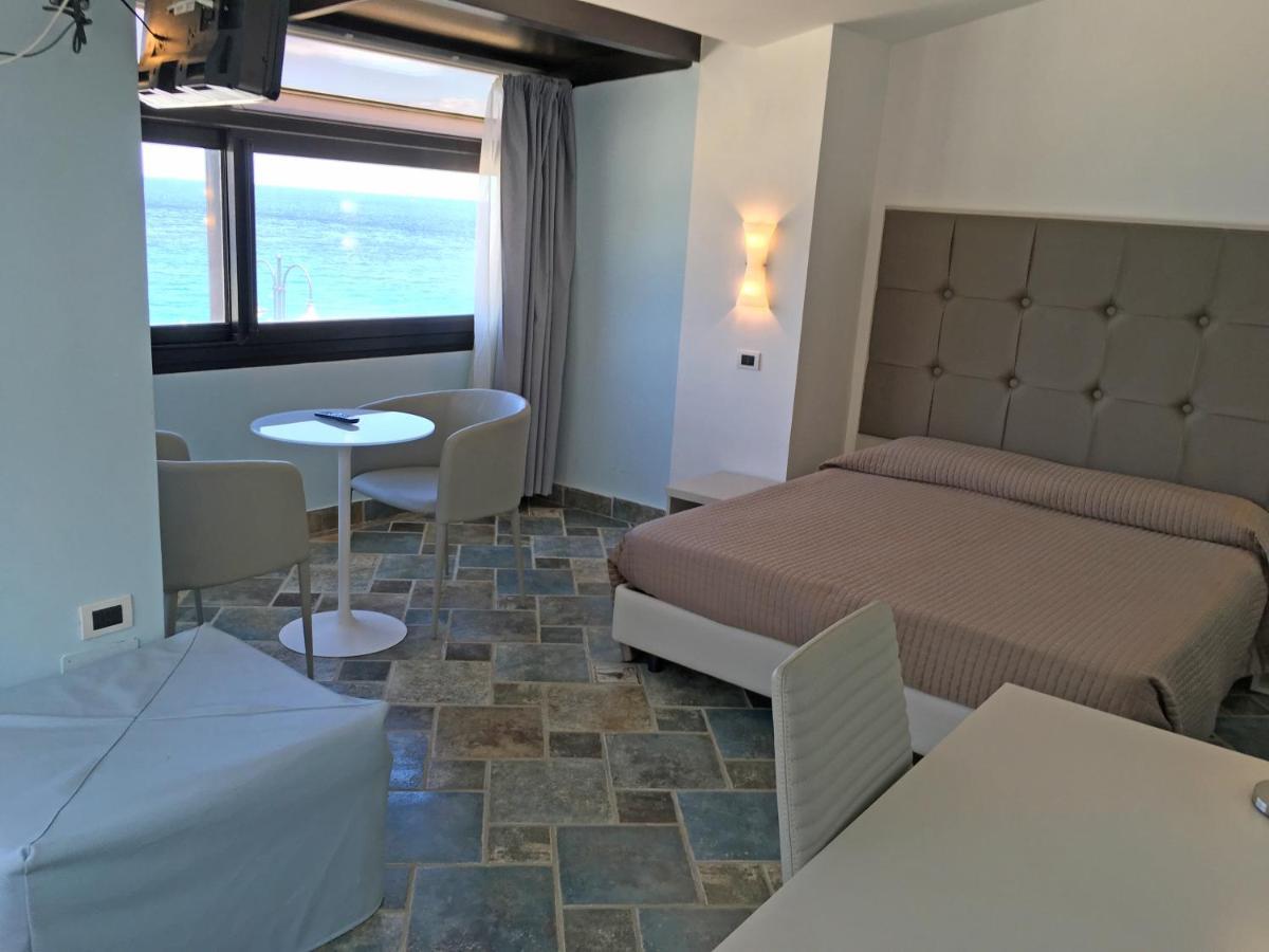 Bb Oasis Bed & Breakfast ชิลลา ภายนอก รูปภาพ