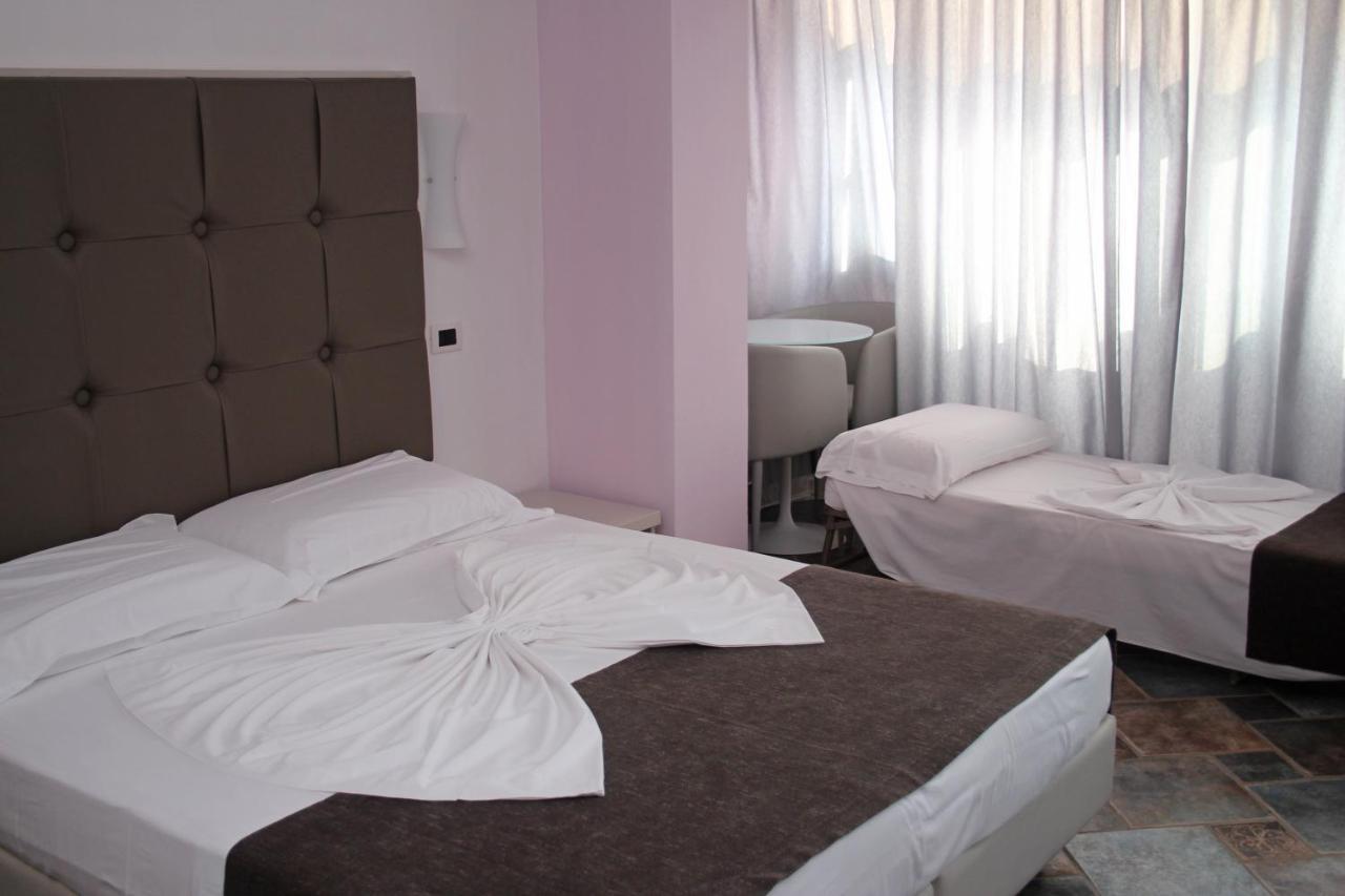 Bb Oasis Bed & Breakfast ชิลลา ภายนอก รูปภาพ